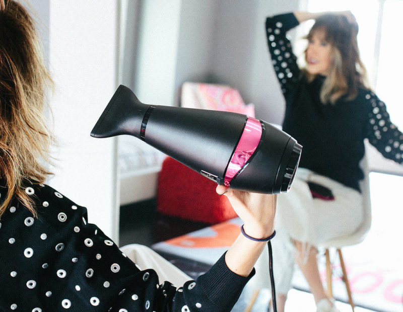 Blogger Lindsey Lutz from Life Lutzurious details her edgy, loose waves using the GHD hair dryer