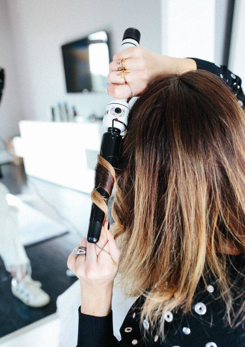 Blogger Lindsey Lutz from Life Lutzurious using a Hot Tools curling wand